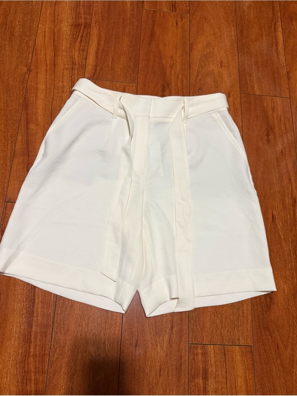 NWT WHBM High-Waist White Tie-Belt Women's Shorts